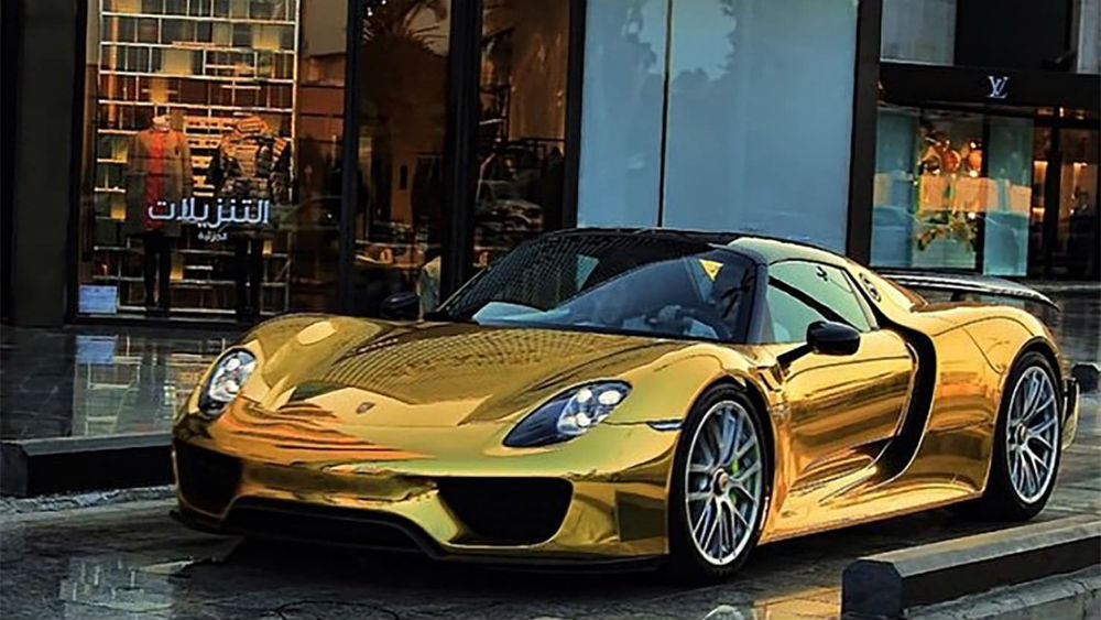 160401-sykes-gold-car-prince-tease_xjtacn
