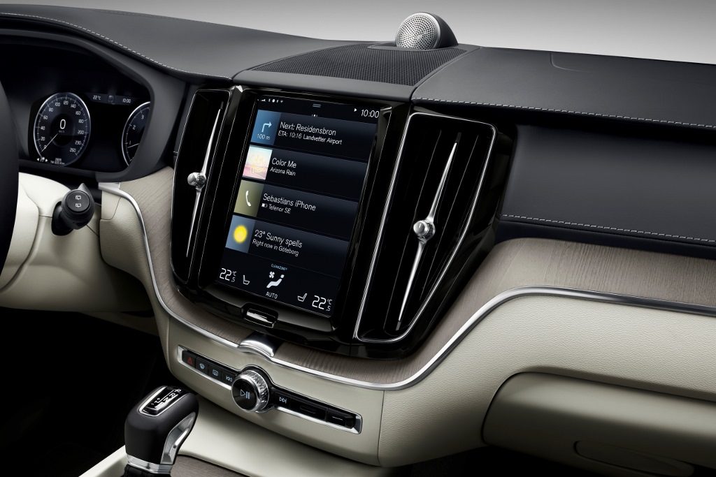 The new Volvo XC60 Sensus centre display updates