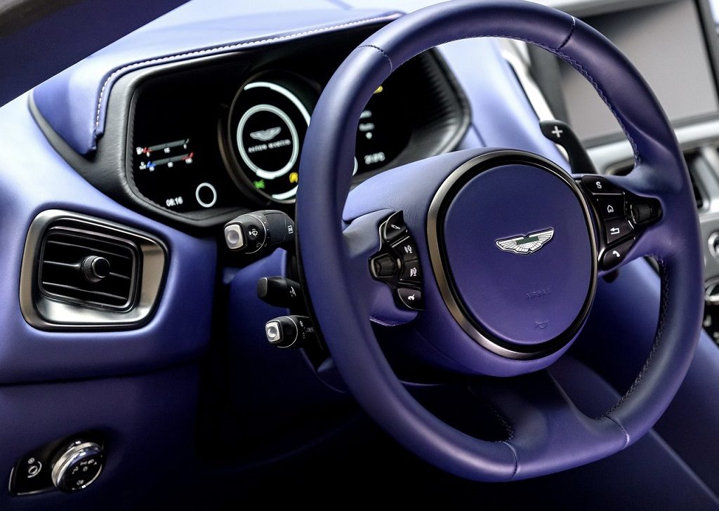 Aston_Martin-DB11_V8-2018-1280-0a