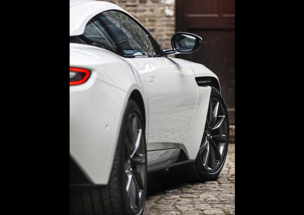 Aston_Martin-DB11_V8-2018-1280-13