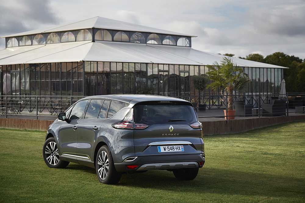 Renault Espace recebe novo motor a gasolina, o Energy TCe 225 thumbnail