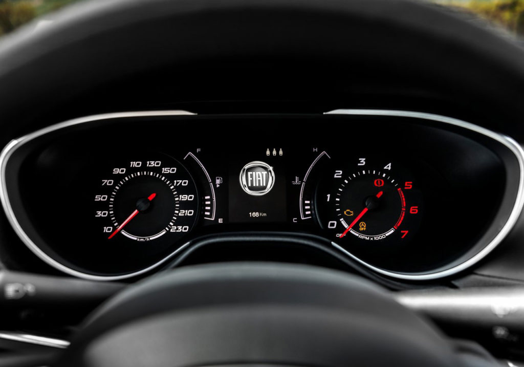 Fiat-Tipo_5-door-2017-1280-11