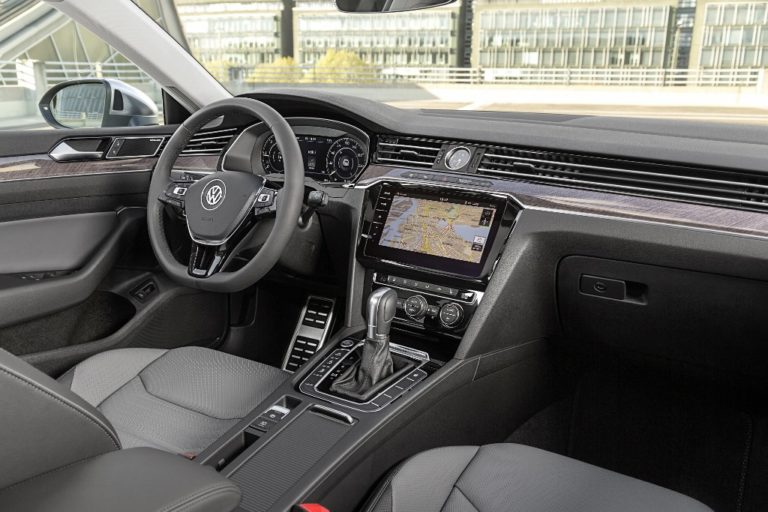 Volkswagen-Arteon_66_junho-2017-1024×683