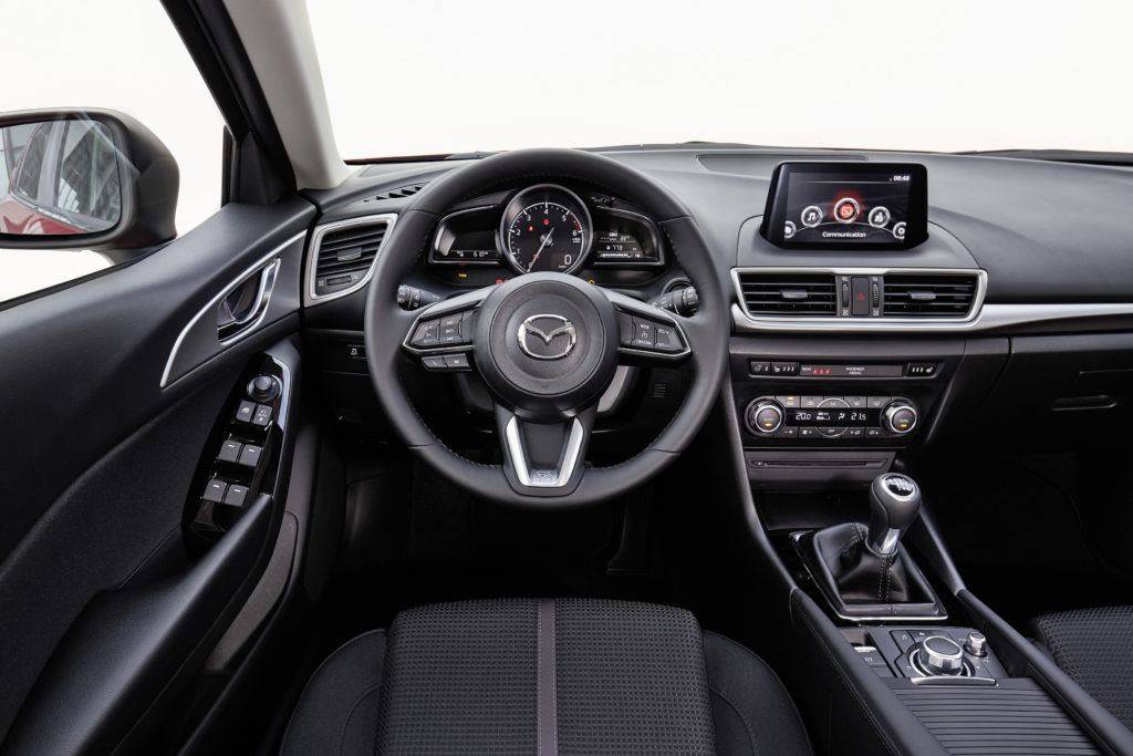 2017Mazda3_Interior_6