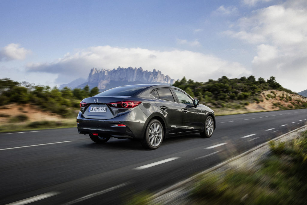 2017Mazda3_SDN_Action_23