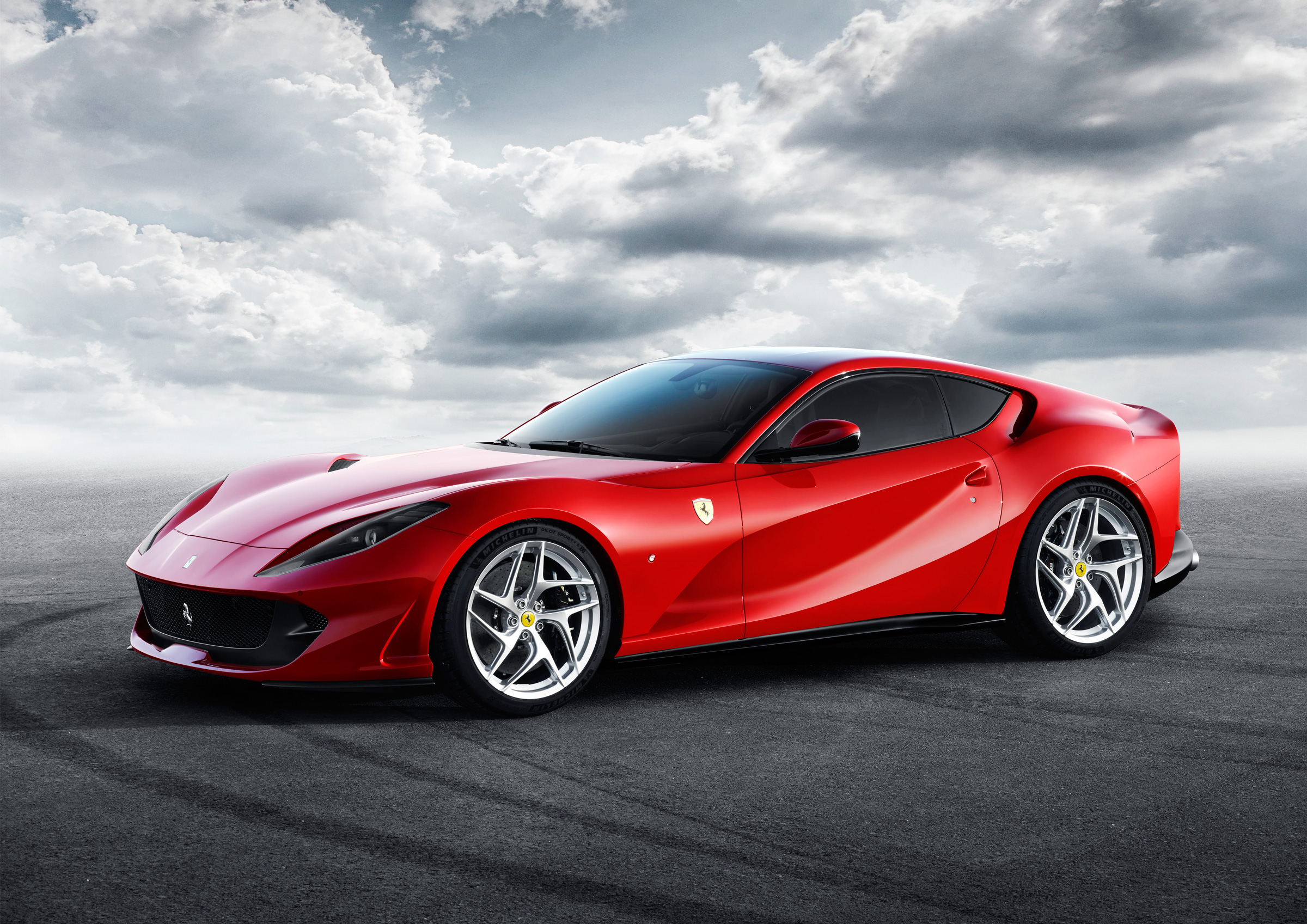 Ferrari partilha os segredos do seu modelo mais rápido de sempre, o 812 Superfast thumbnail