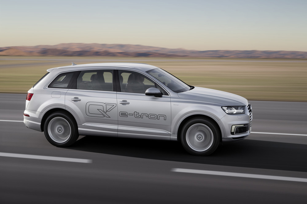 Audi Q7 e-tron 2.0 TFSI quattro (offer on the Chinese market)