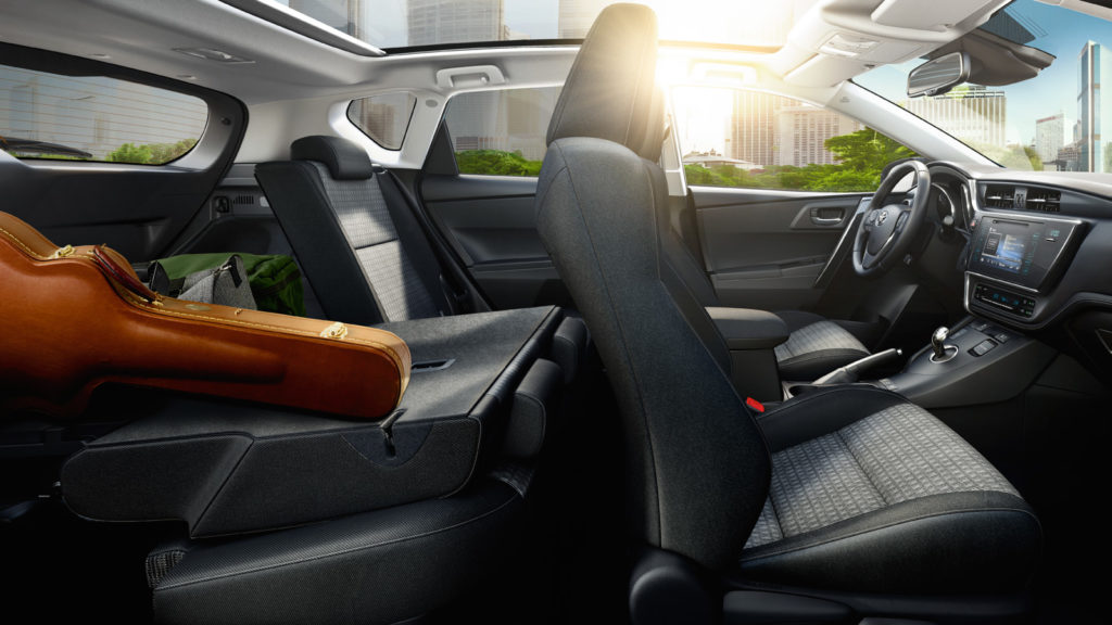 Auris Hybrid (15)