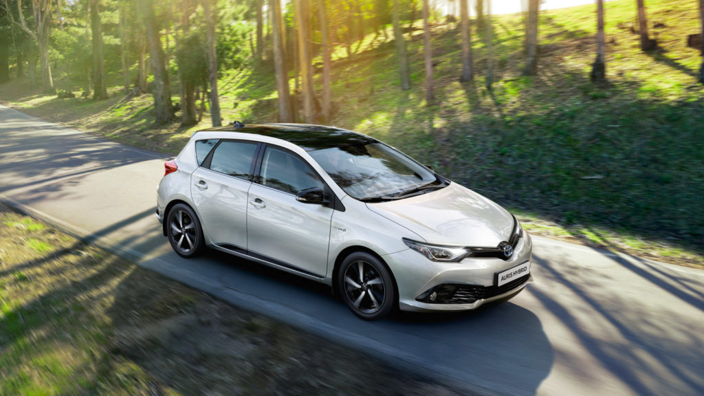 Auris Hybrid (3)