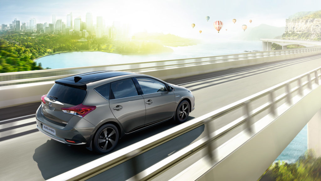 Auris Hybrid (5)