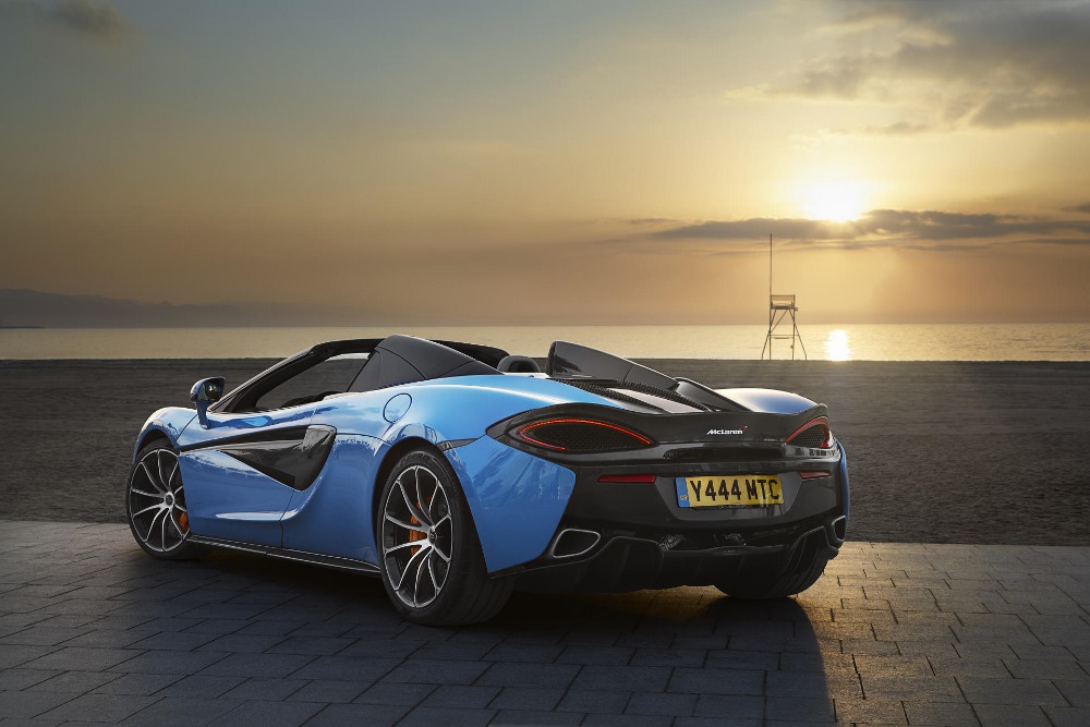 McLaren_570S_Spider_Drive-0002-1000×667