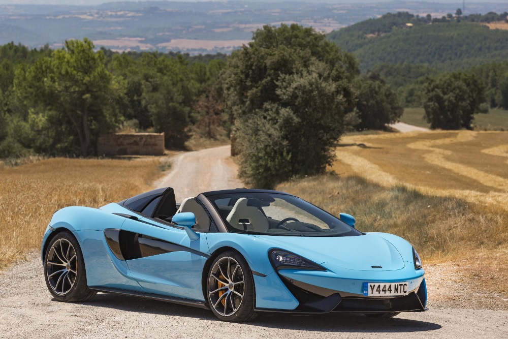 McLaren_570S_Spider_Drive-0003-1000×667