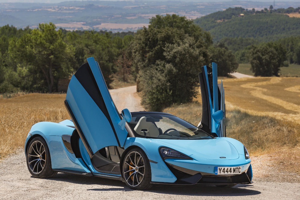 McLaren_570S_Spider_Drive-0004-1000×667