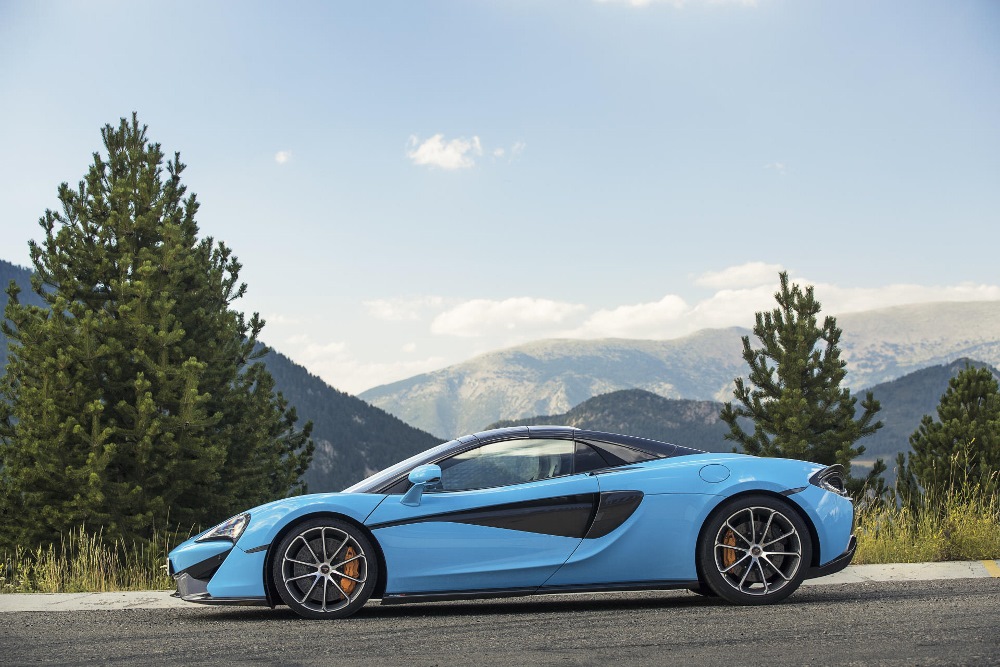 McLaren_570S_Spider_Drive-0010-1000×667