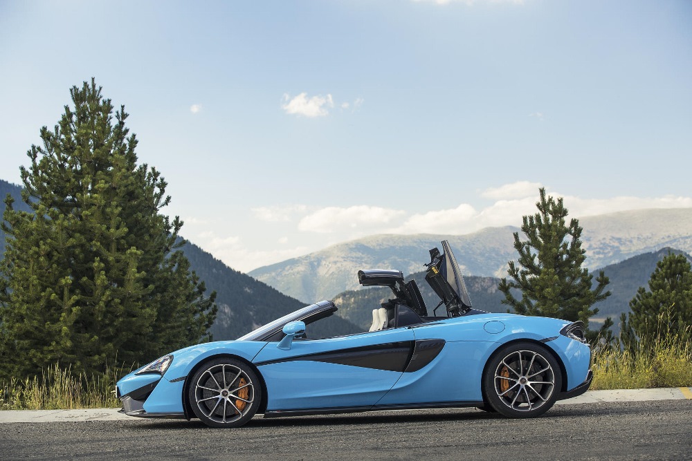 McLaren_570S_Spider_Drive-0011-1000×667