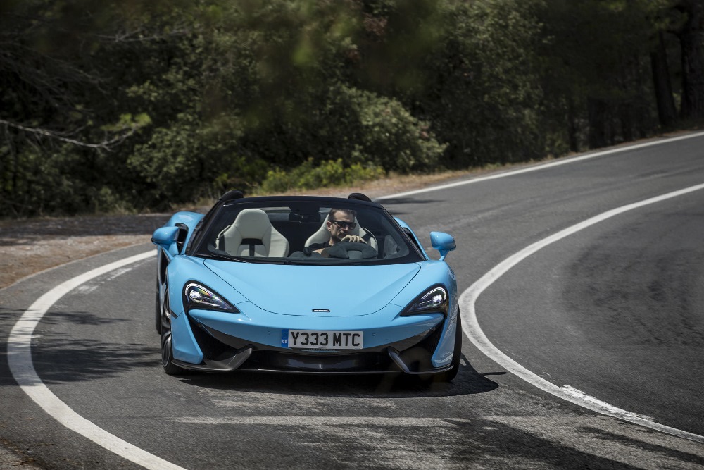 McLaren_570S_Spider_Drive-0016-1000×667
