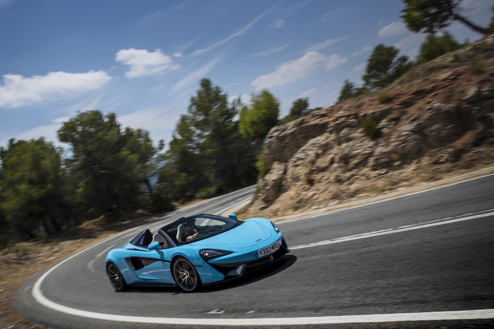 McLaren_570S_Spider_Drive-0017-1000×667