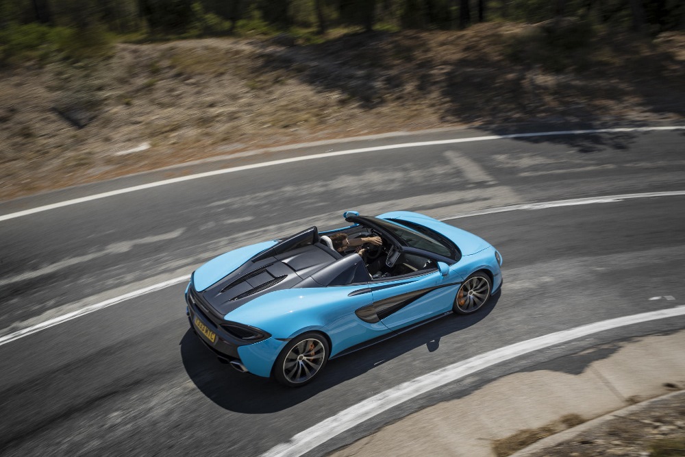 McLaren_570S_Spider_Drive-0021-1000×667