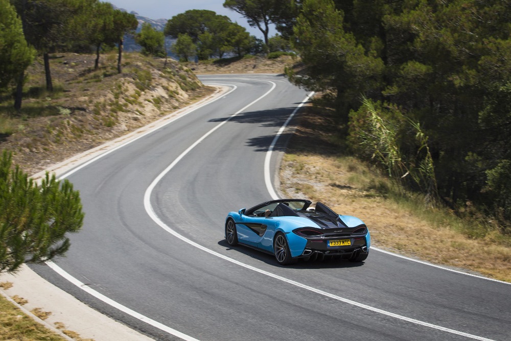 McLaren_570S_Spider_Drive-0022-1000×667