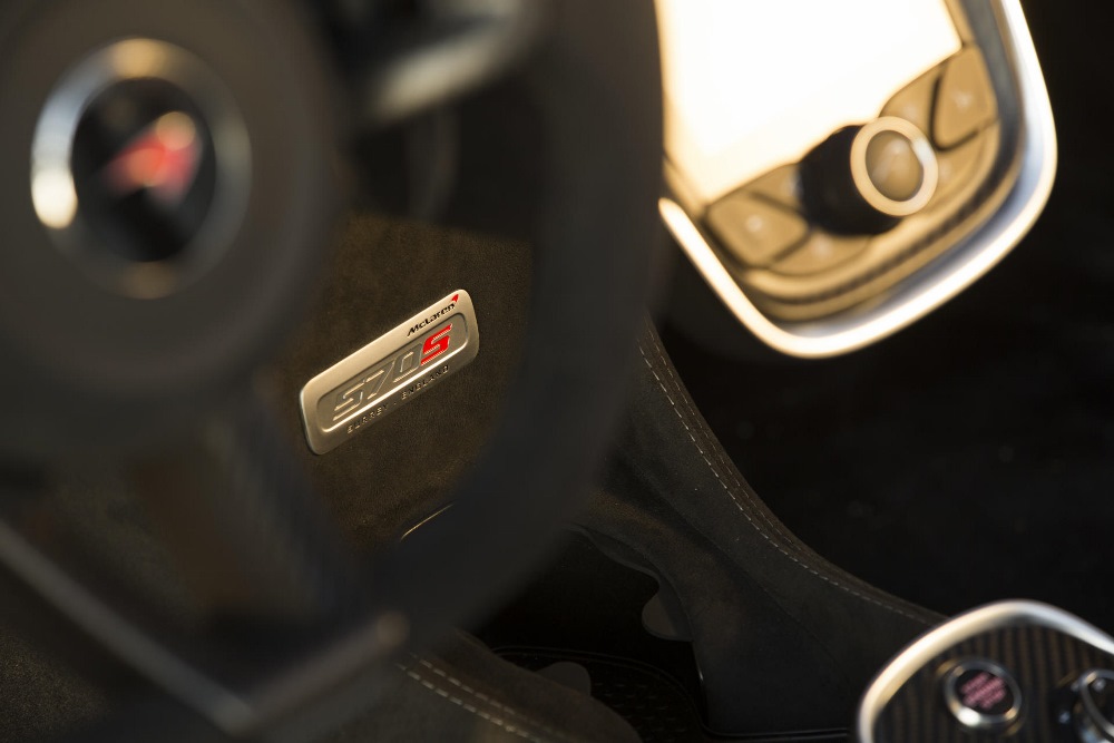 McLaren_570S_Spider_Drive-0031-1000×667