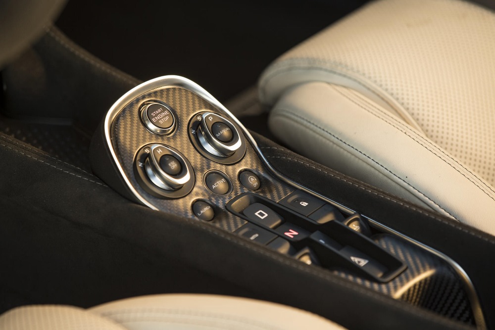 McLaren_570S_Spider_Drive-0032-1000×667