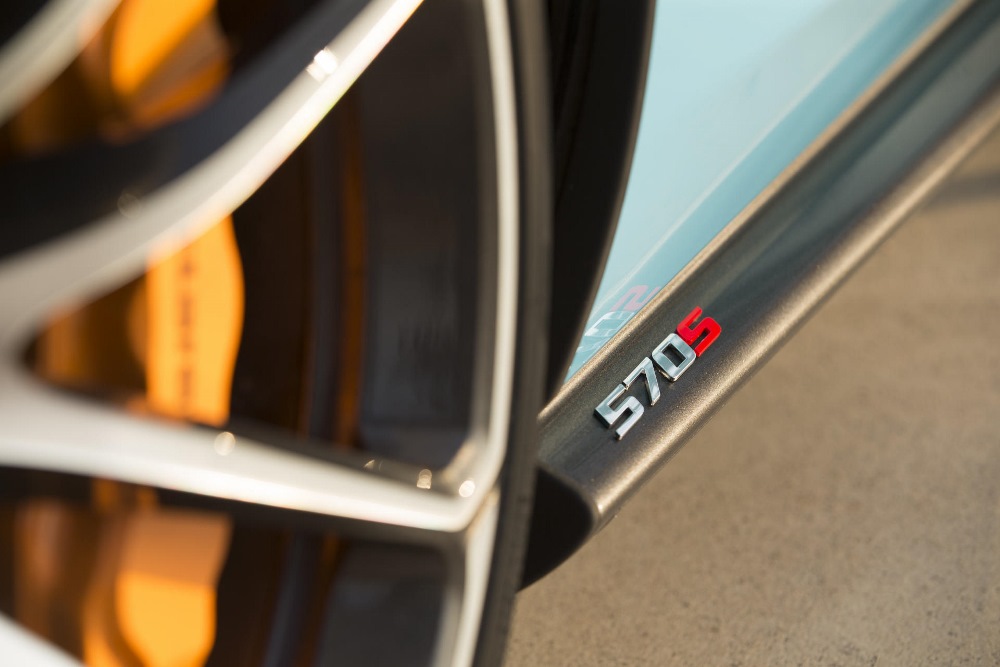 McLaren_570S_Spider_Drive-0033-1000×667