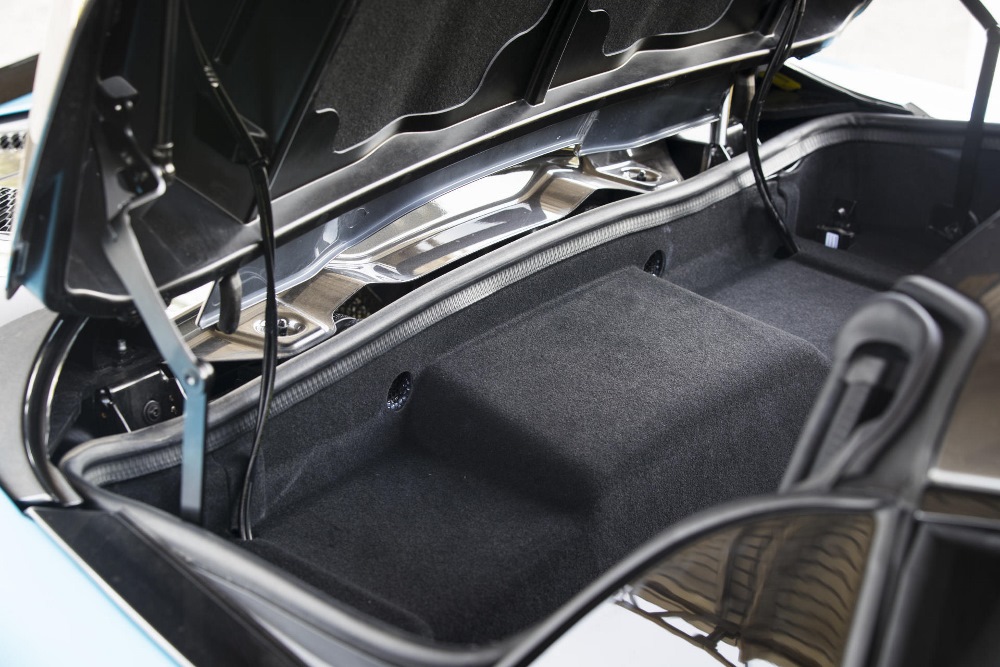McLaren_570S_Spider_Drive-0038-1000×667