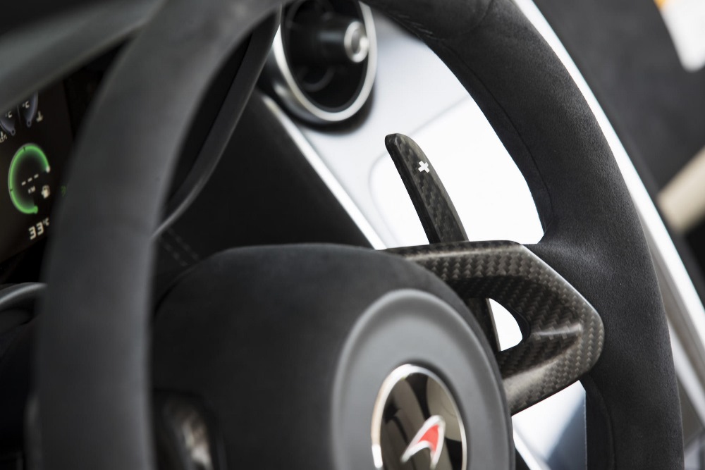 McLaren_570S_Spider_Drive-0039-1000×667