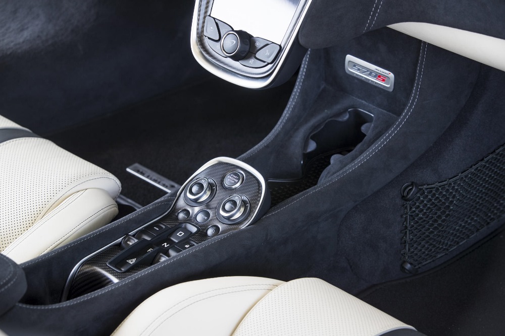 McLaren_570S_Spider_Drive-0041-1000×667
