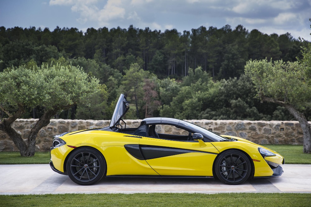 McLaren_570S_Spider_Drive-0051-1000×667