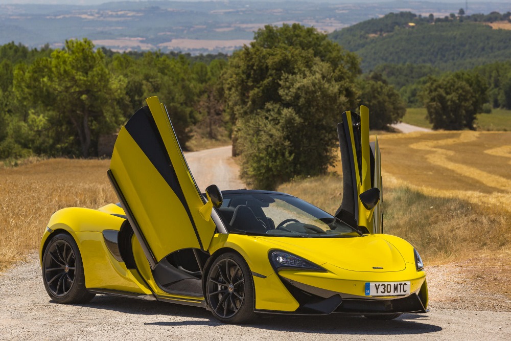 McLaren_570S_Spider_Drive-0055-1000×667