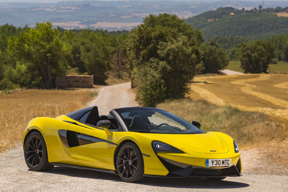 McLaren_570S_Spider_Drive-0056-1000×667