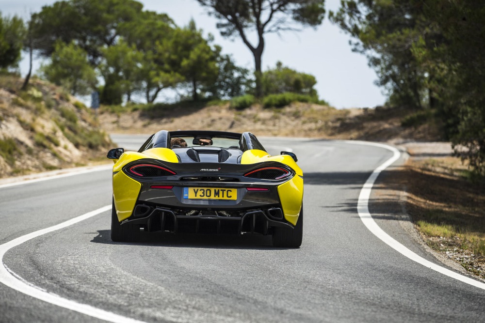 McLaren_570S_Spider_Drive-0061-1000×667