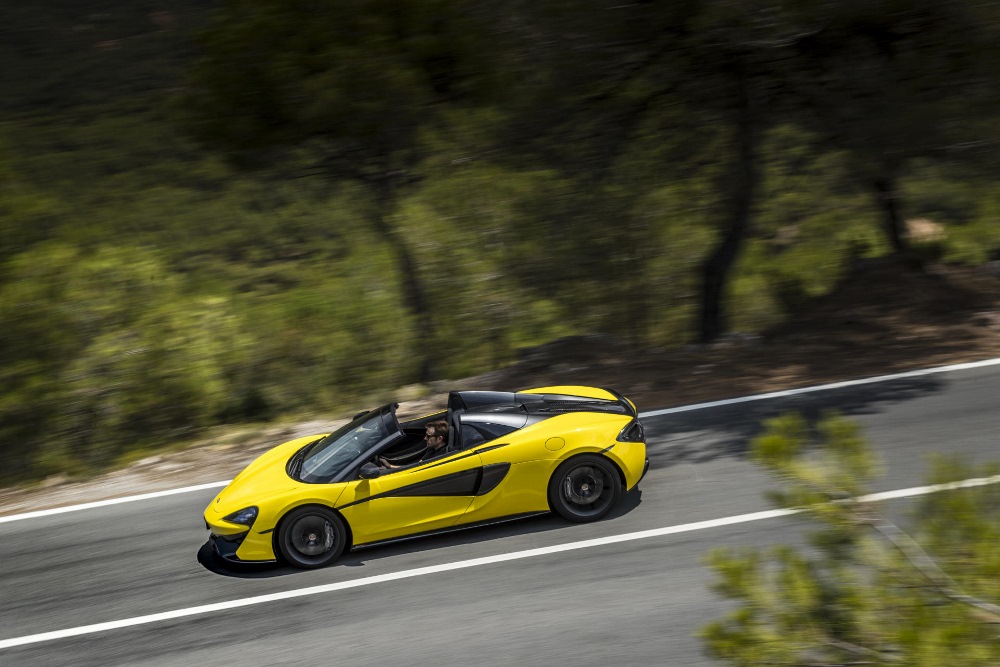 McLaren_570S_Spider_Drive-0062-1000×667