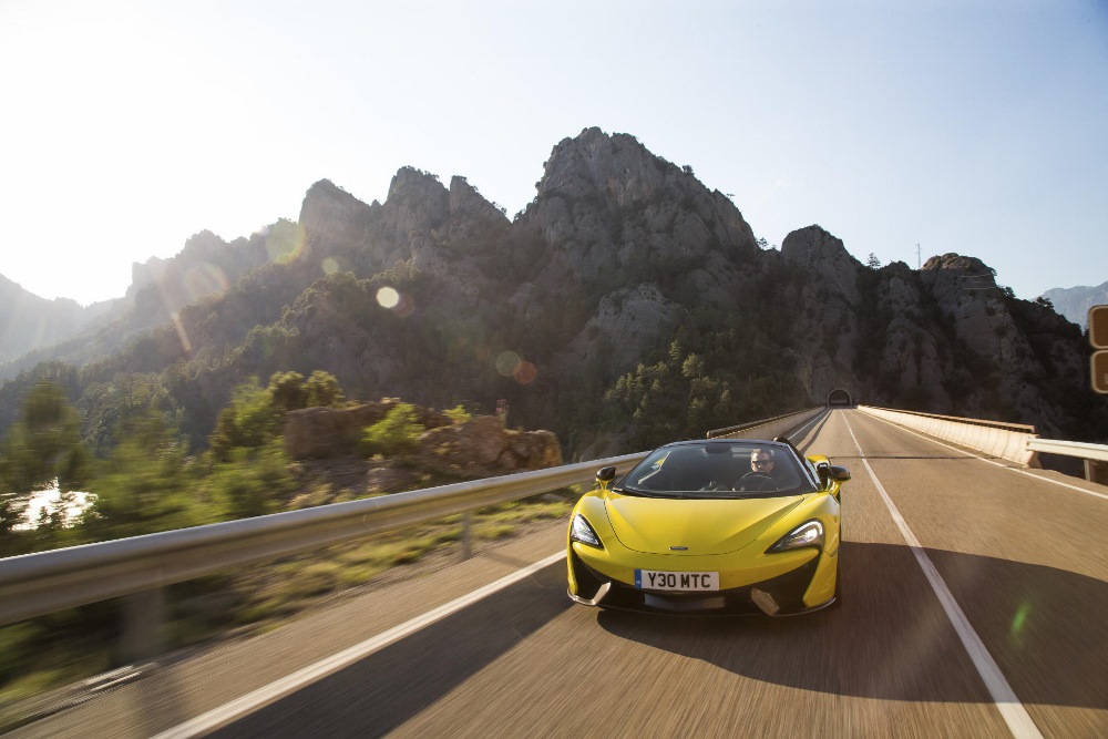 McLaren_570S_Spider_Drive-0065-1000×667