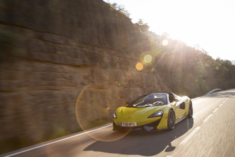 McLaren_570S_Spider_Drive-0067-1000×667