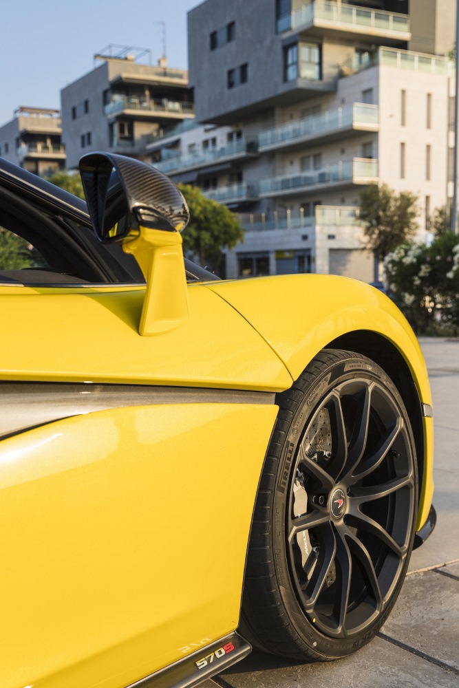 McLaren_570S_Spider_Drive-0072-667×1000