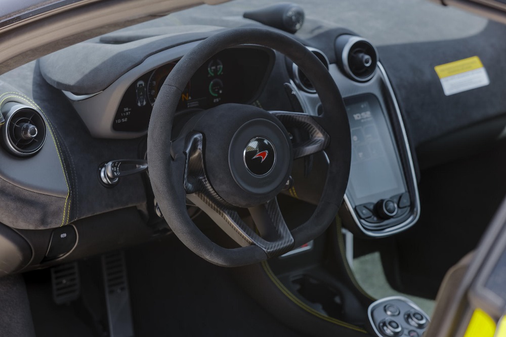 McLaren_570S_Spider_Drive-0074-1000×667
