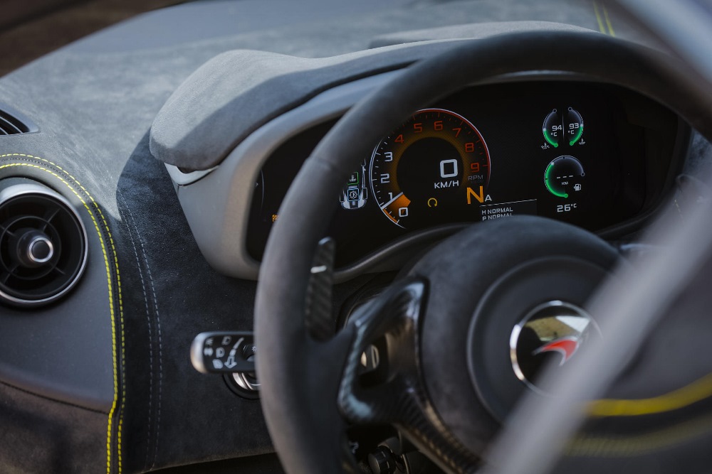 McLaren_570S_Spider_Drive-0076-1000×667