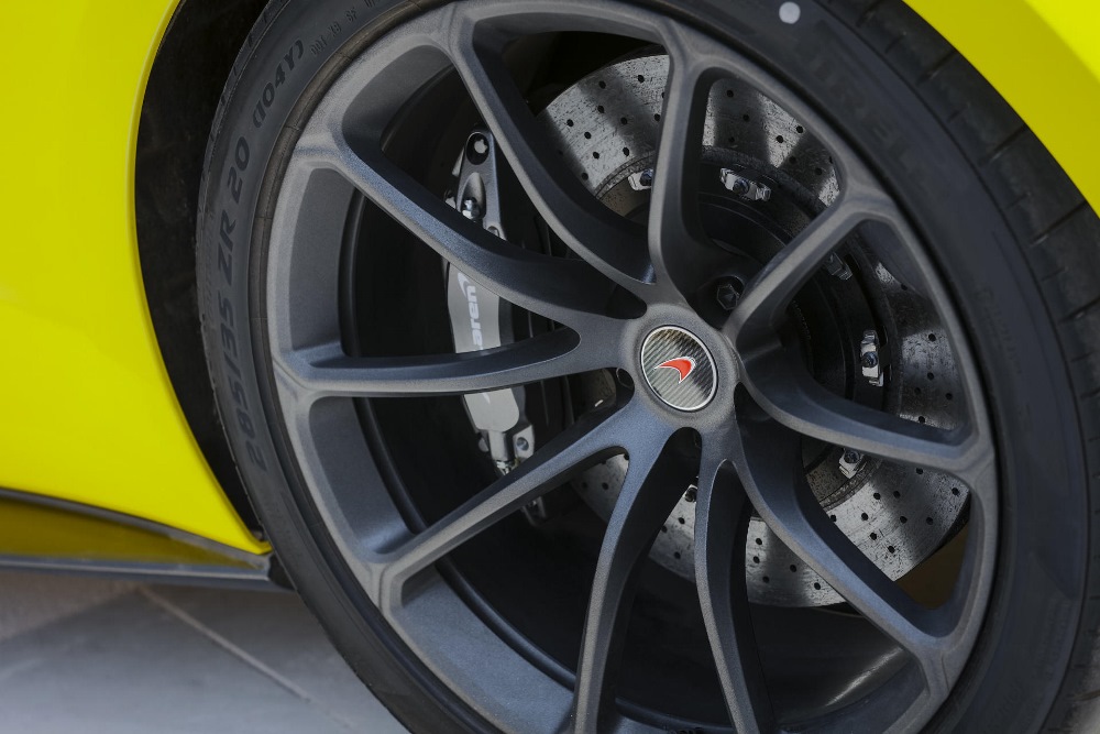 McLaren_570S_Spider_Drive-0079-1000×667
