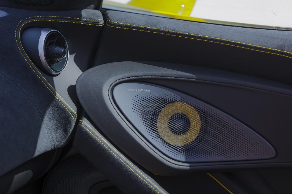McLaren_570S_Spider_Drive-0080-1000×667