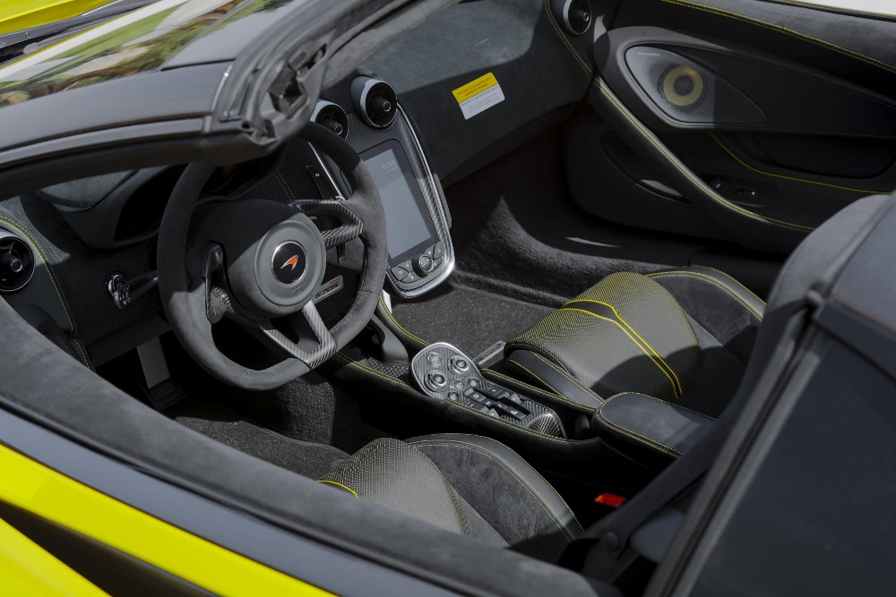 McLaren_570S_Spider_Drive-0085-1000×667