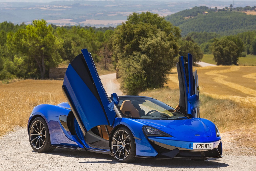 McLaren_570S_Spider_Drive-0092-1000×667