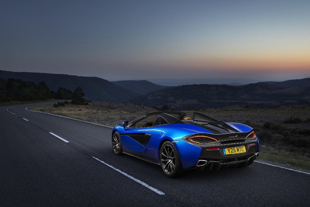 McLaren_570S_Spider_Drive-0094-1000×667