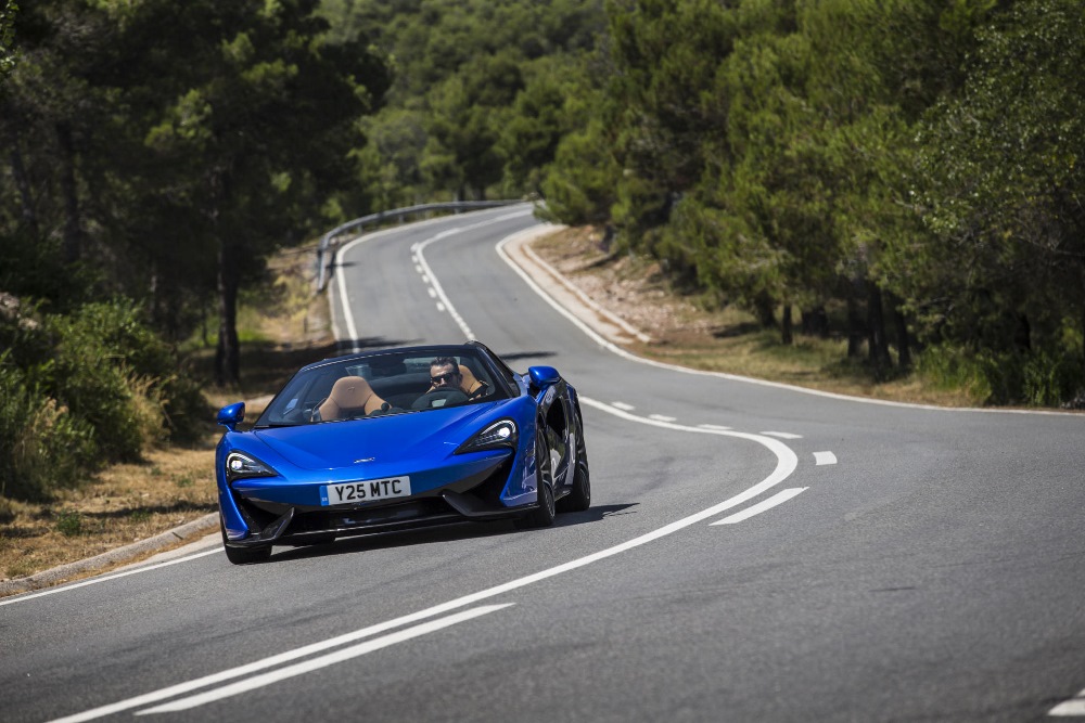 McLaren_570S_Spider_Drive-0097-1000×667
