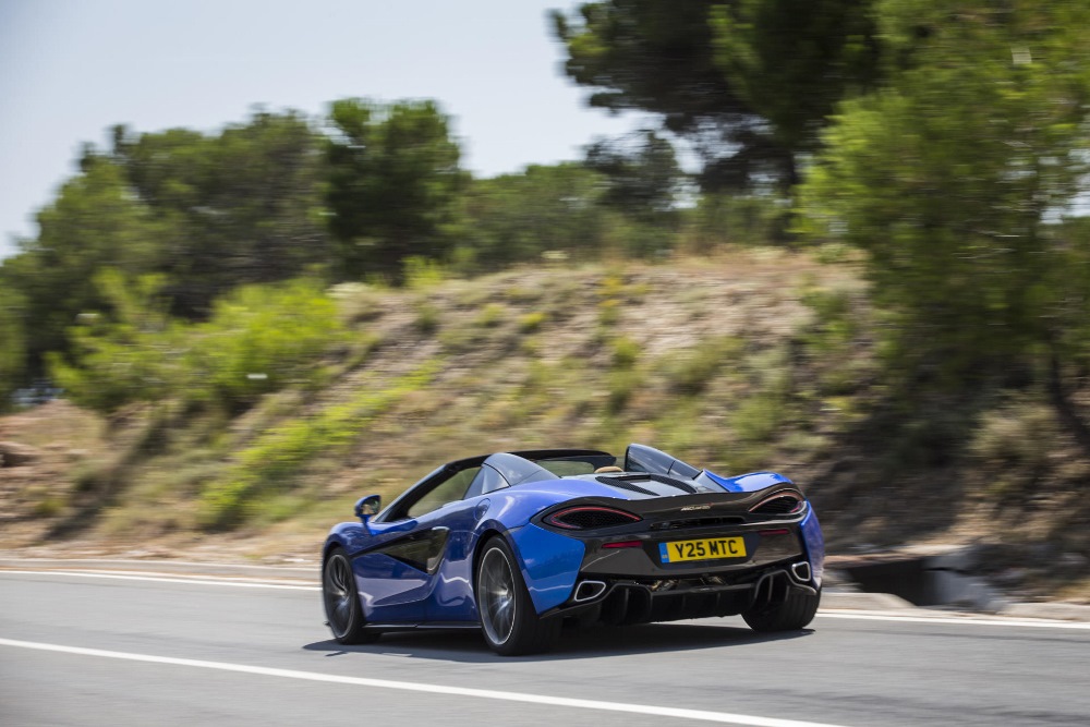 McLaren_570S_Spider_Drive-0098-1000×667