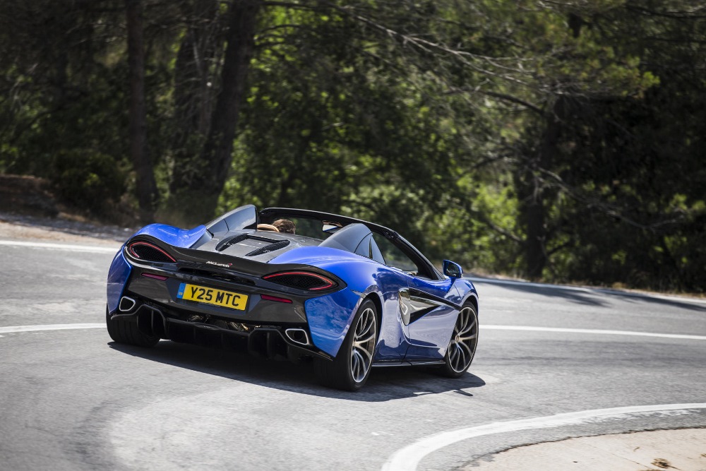 McLaren_570S_Spider_Drive-0101-1000×667