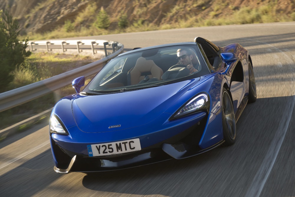McLaren_570S_Spider_Drive-0104-1000×667