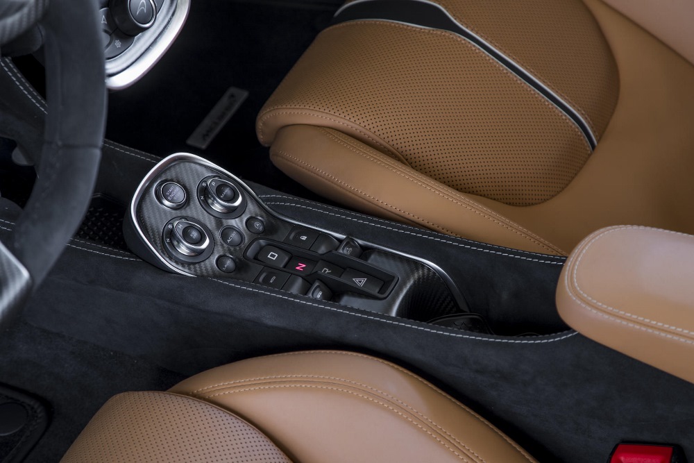 McLaren_570S_Spider_Drive-0114-1000×667