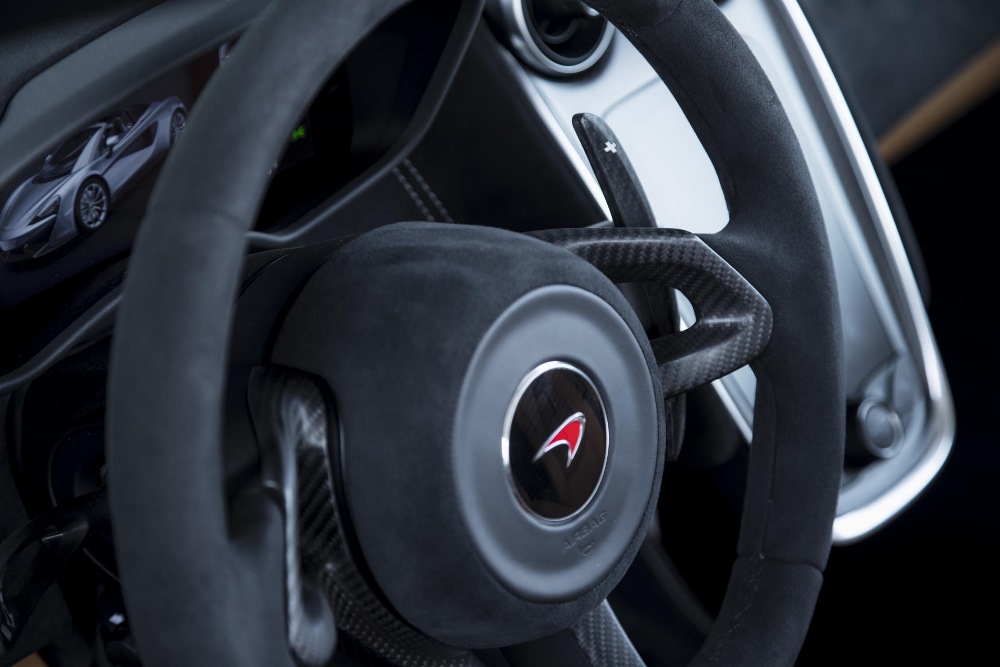 McLaren_570S_Spider_Drive-0121-1000×667
